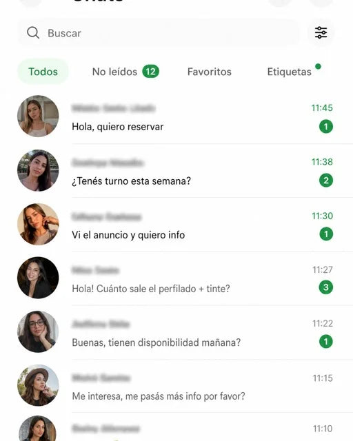 Bandeja de WhatsApp con mensajes de clientas pidiendo turno